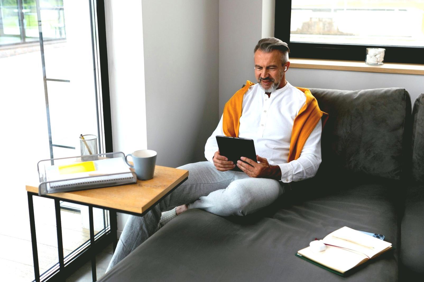 Ambiente di lavoro professionale per copywriter